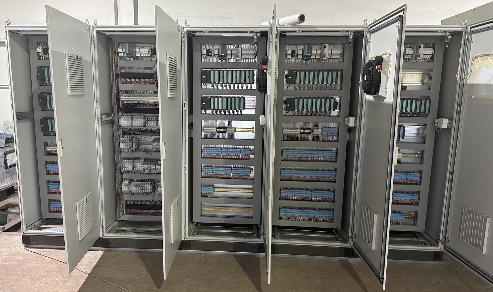 PLC panels BahrainProgrammable Logic Controller (PLC) panelsVFD panels BahrainVariable Frequency Drive (VFD) panelsPLC and VFD control panelsIndustrial PLC panelsVFD control solutionsCustom PLC panelsVFD panel manufacturerAutomation control panels