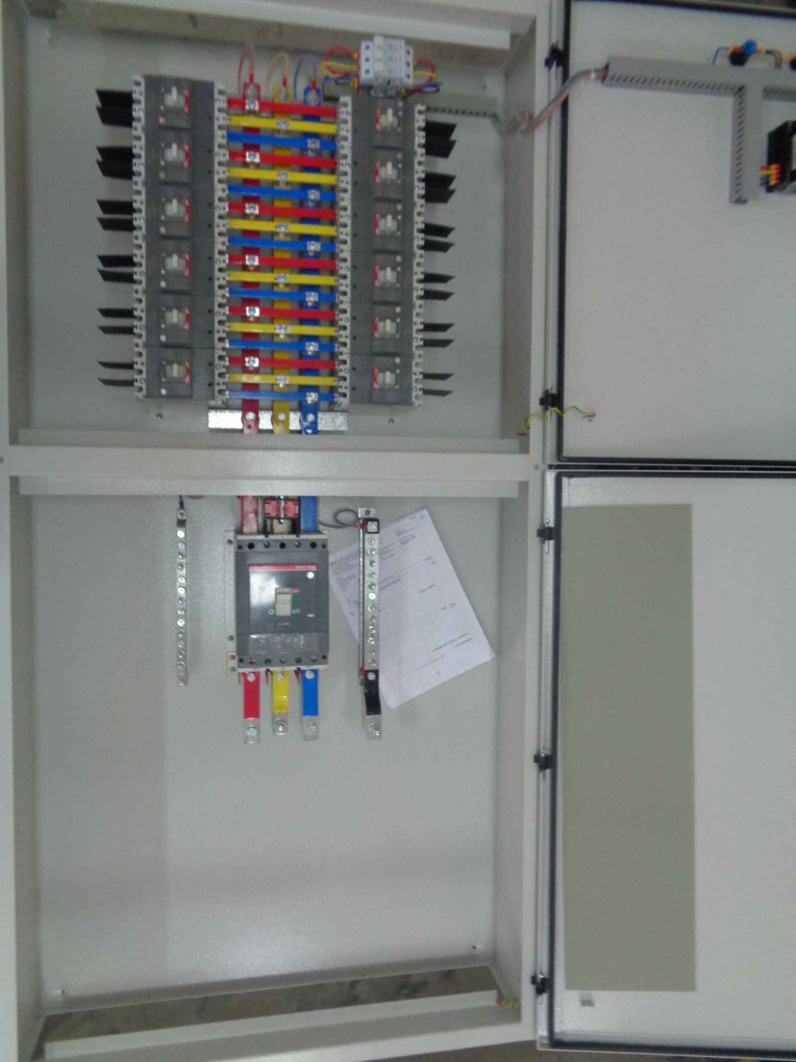 Switchgear BahrainElectrical switchgearLow voltage switchgearHigh voltage switchgearIndustrial switchgearSwitchgear panelsCustom switchgear solutionsSwitchgear manufacturerSwitchgear installationElectrical distribution switchgear